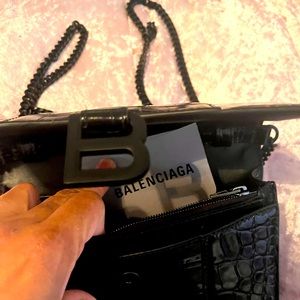 Brand New - Never worn Authentic Balenciaga Hourglass bag